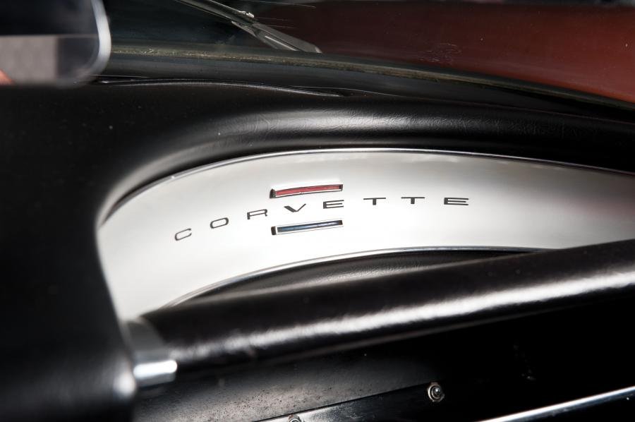  Chevrolet Corvette Convertible 1962 года  (фото 37 из 55)
